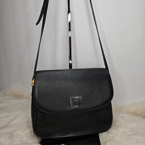 Burberrys Black leather shoulder bag
